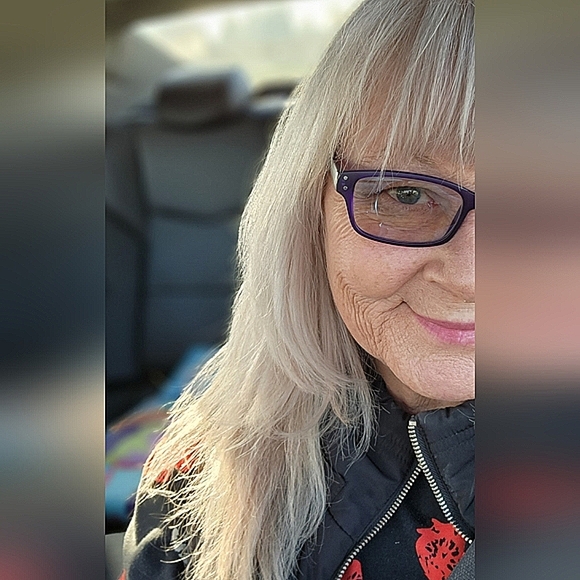 Meet your Posher, Jannie - Picture 2 of 2